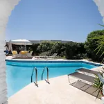 Flag +12 Ξενοδοχείο *