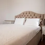 Ξενοδοχείο Flag +12 *