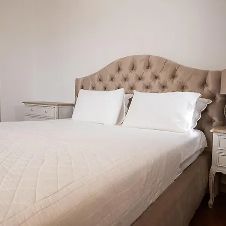Hotel Flag +12 *